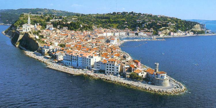 Dom Mladinske Knjige Fiesa Pension Piran Buitenkant foto